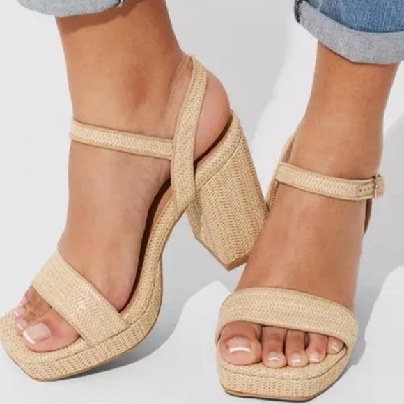 torrid Shoes - Torrid Raffia Wicker Cream Style Chunky Strappy Summer Heel Size 6.5 WW